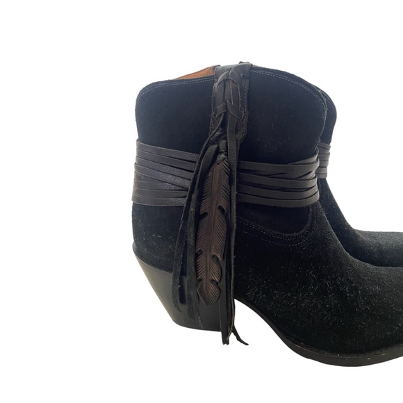 Lucchese Robyn Feather Boots Black Sz 10 B EUC Boho Style Suede Leather - Picture 2 of 9